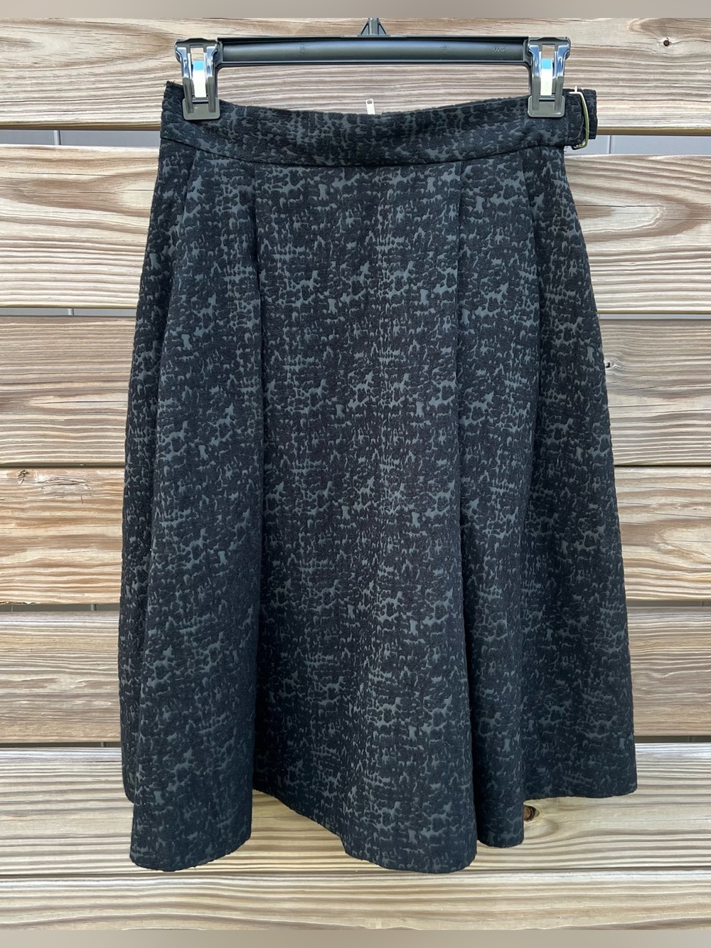 H&M Black Brocade Patterned A-Line Skirt Pleated Women’s Size 4